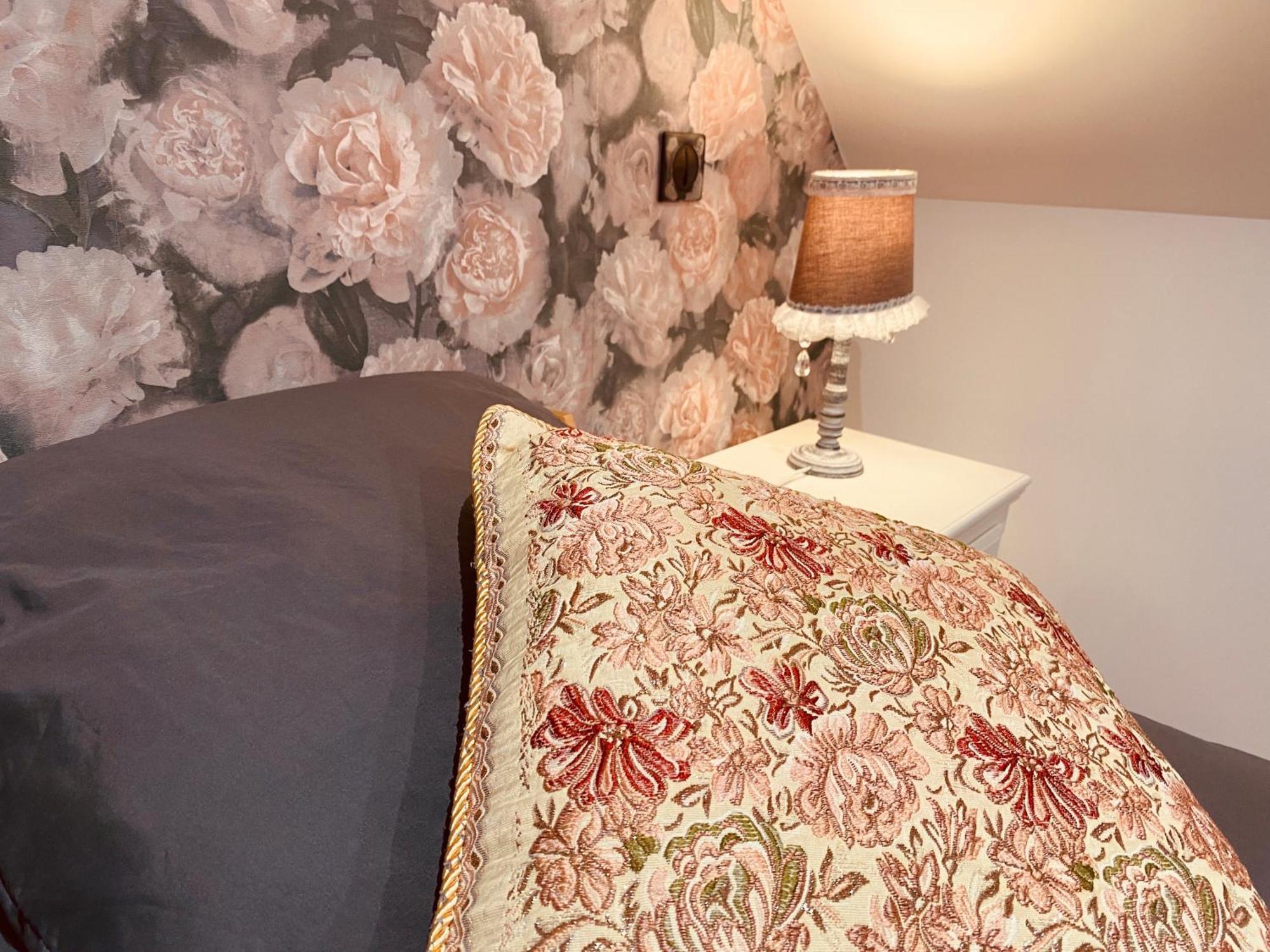 La Villa Des Roses - Suite & Spa Lys-lez-Lannoy Εξωτερικό φωτογραφία